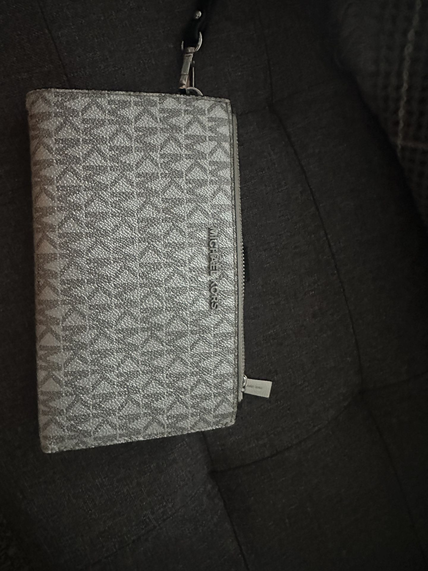 Michael Kors Wristlet 