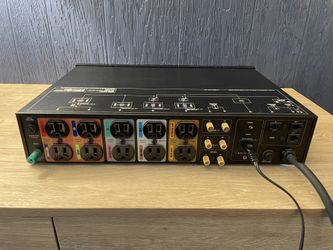Monster Power HTS3000 Home Theatre Power Center/Conditioner