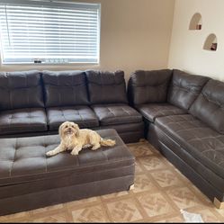 Sectional couch with ottoman