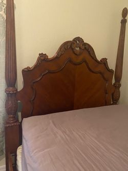 Solid wood poster bed Queen size