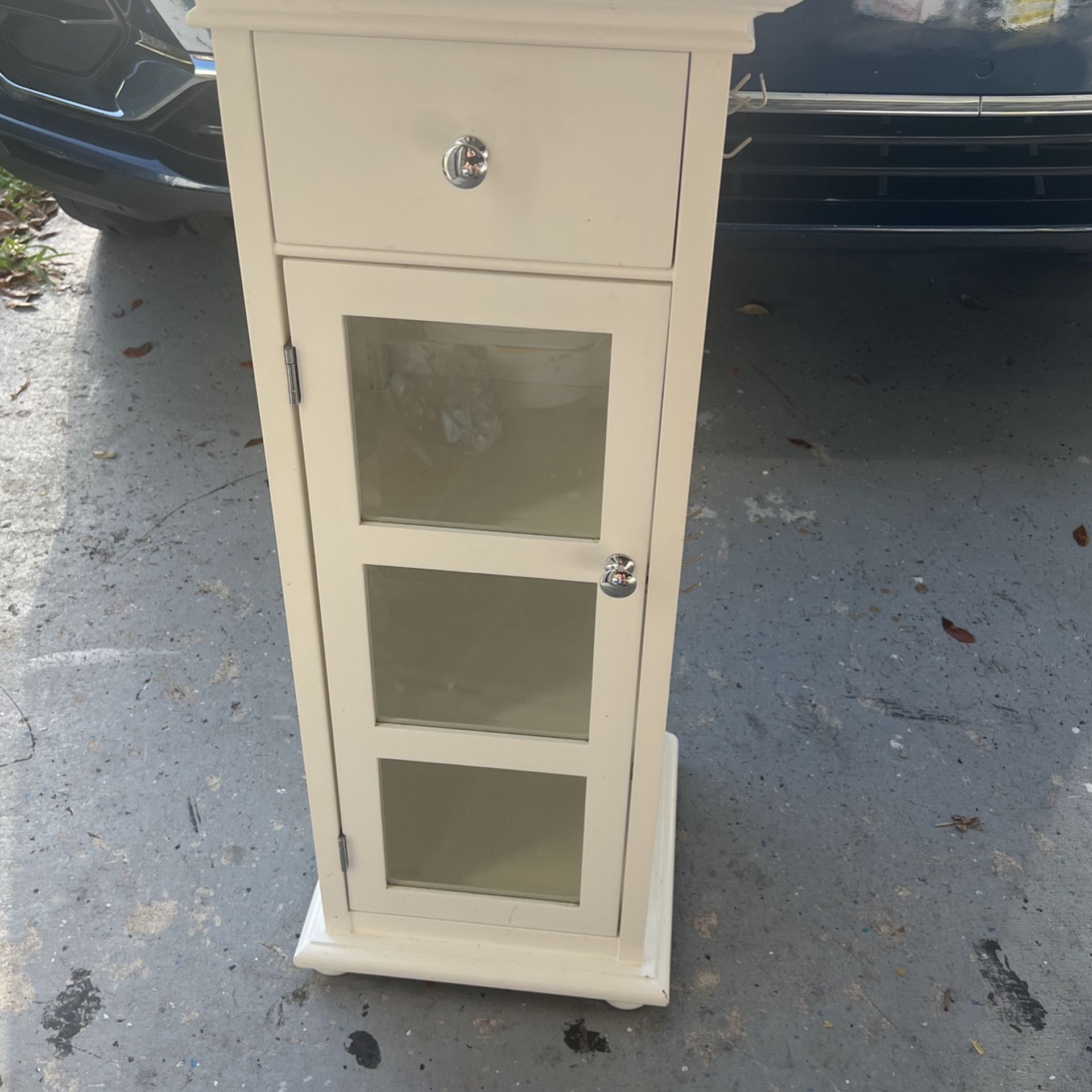 Small Cute Space Bathroom Organizer