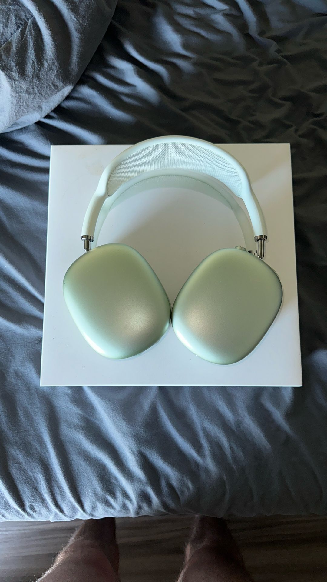 Apple Airmax headphones