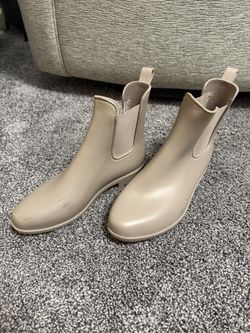 Women’s Rain boots Size 6