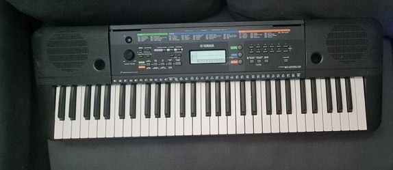 Yamaha PSR-E253 61-key Portable Keyboard