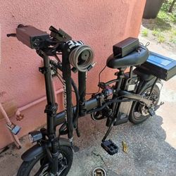 28 mph Electric Motor Scooter 1 Extra Long Lasting Battery 2 Extra Chargers And More