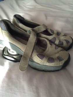 Z coil's size 37 gray leather