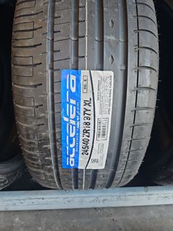 Accelera PHI-R 245/40ZR18 97Y XL Tire