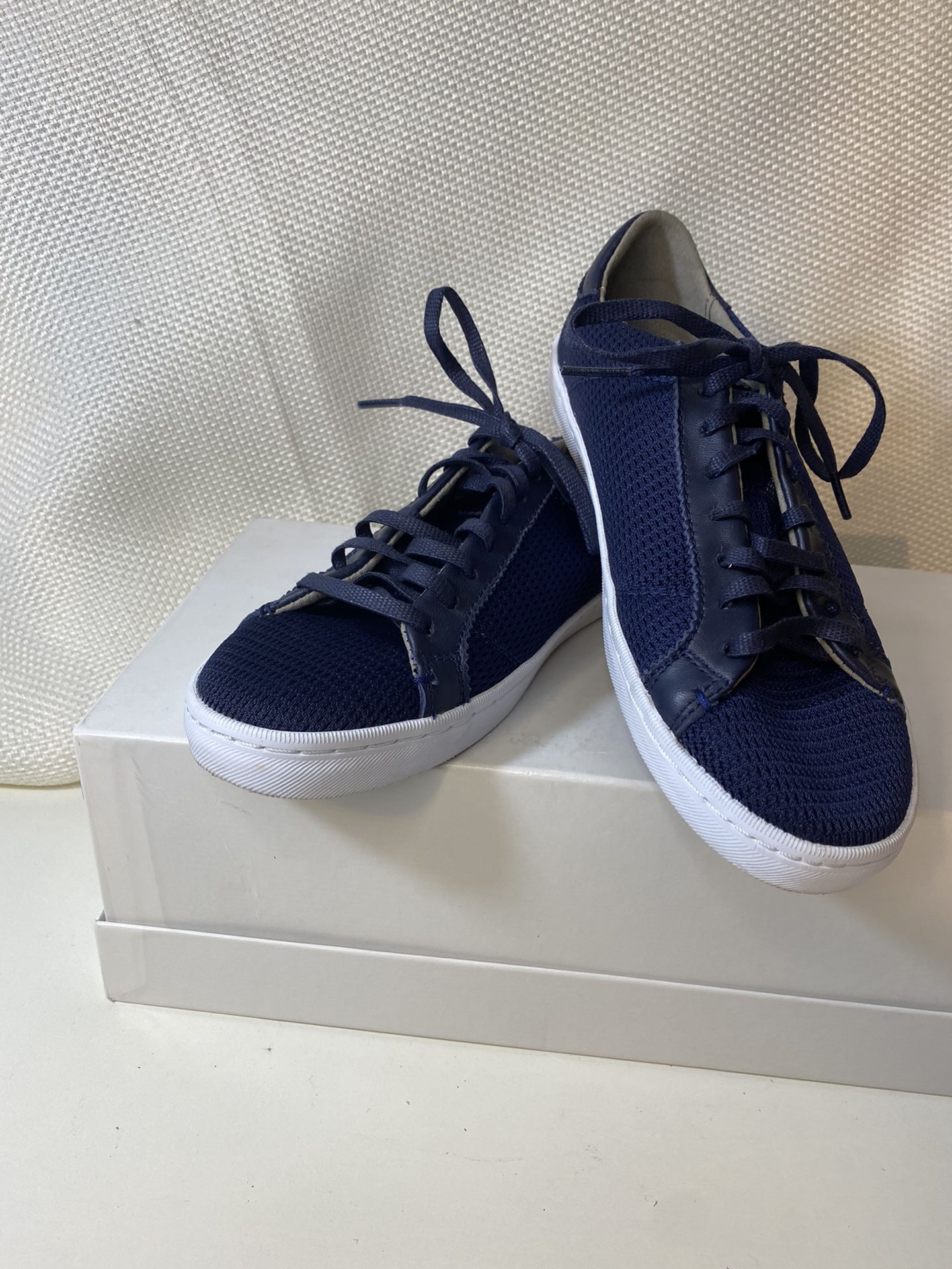 Cole Haan leather mesh navy blue tennis shoes size 5.5 for Sale in ...