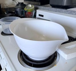 2 pc Serving Bowls