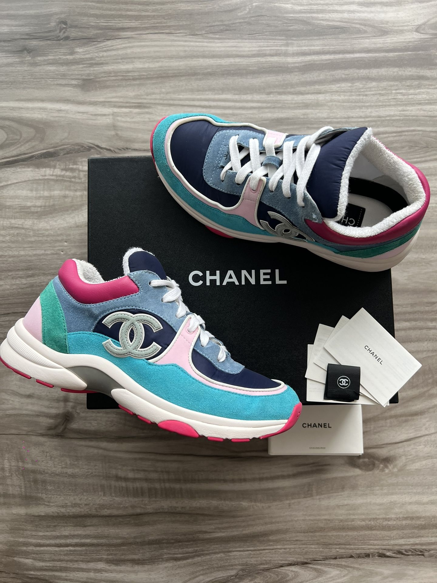 Chanel CC Logo Suede Trainer Size 8 (EU 38.5) Womens