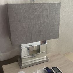 Lámpara Color Plata Con Base De Espejo 