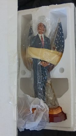 obama statue