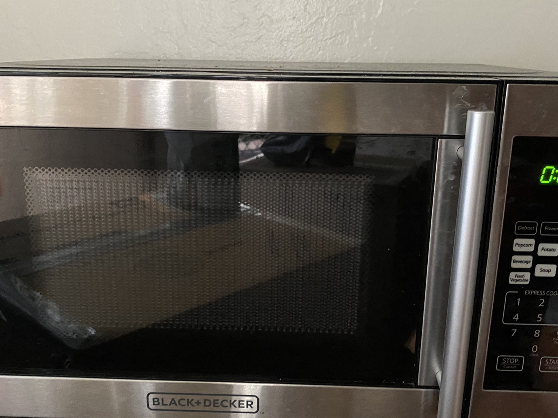 Microwave Oven - Almost New