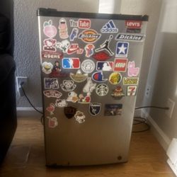 Mini Fridge 