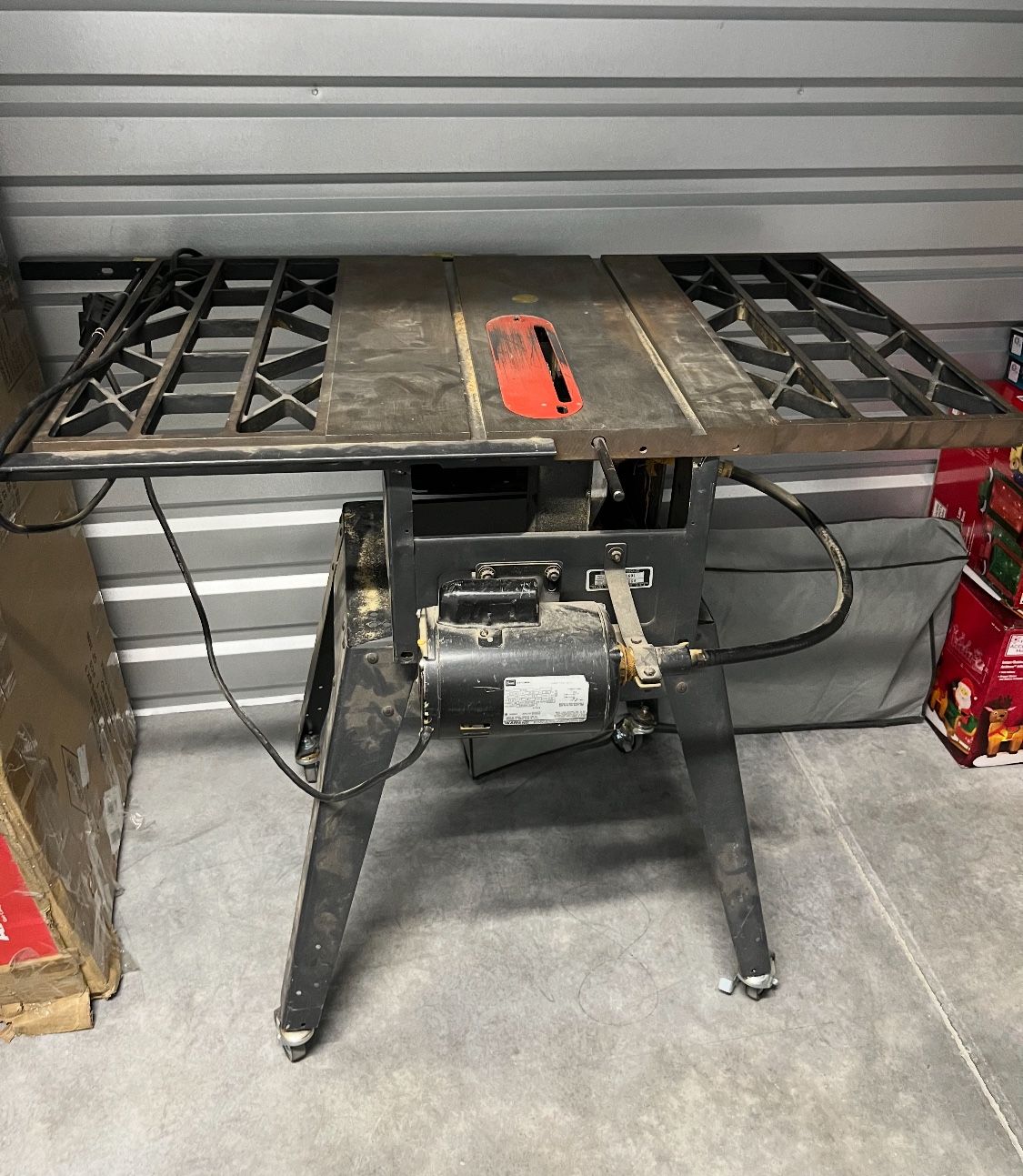 Electric Table Saw