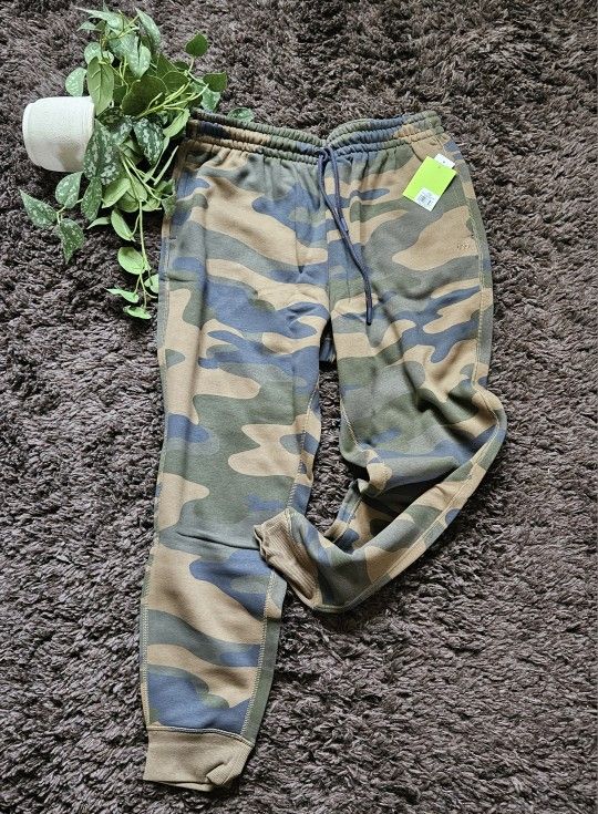 DSG nwt sz xl Men's Printed Fleece Jogger Dot Camo khaki Dick's sporting goods Athletic fit elastic waist cuffed hem 66% cotton 34% polyester