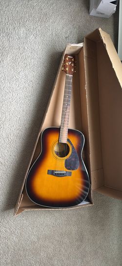 Yamaha guitar