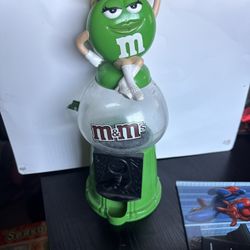 2008 Mars M&M Green Plastic Candy Dispensor