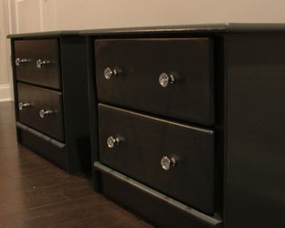 2 Modern Nightstands/Sidetables