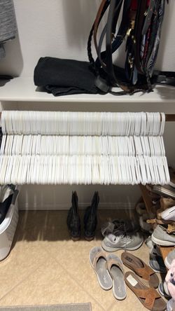 Set of 100 Hangers