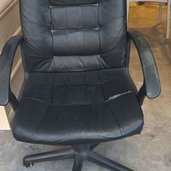 Black office chair