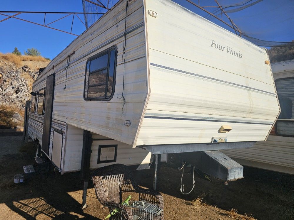 Oem 26f Wht 2000 Has Winds Fifth Wheel 26f for Sale in Hemet, CA - OfferUp