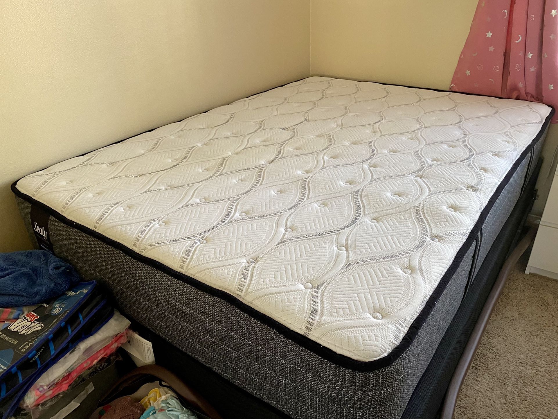 Sealy Performance Posturepedic Full Size Mattress/Bed