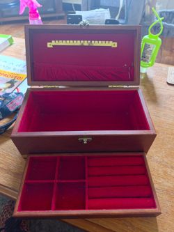 Jewelry box