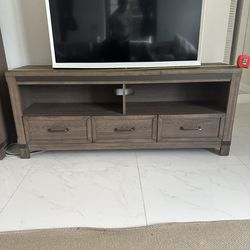 CITY FURNITURE Lancaster TV STAND AND PIER