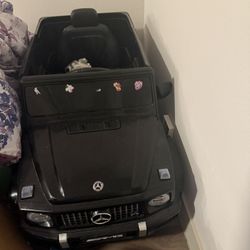 Kids Electric Car Like New 