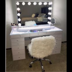 Glam Vanity Set