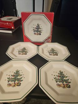 Christmastime NIKKO Salad/Dessert Plates (Set of 4)