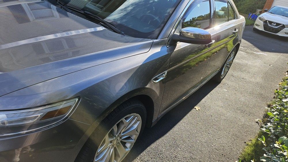 2013 Ford Taurus