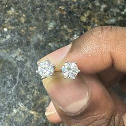 Moissanite Earring