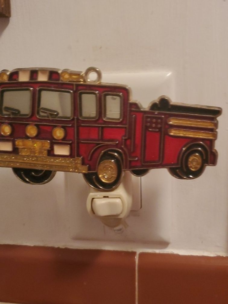 FIRE ENGINE NIGHT LIGHT
