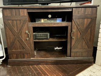 Entertainment center