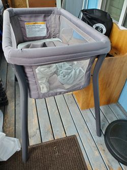 LullaGo portable bassinet