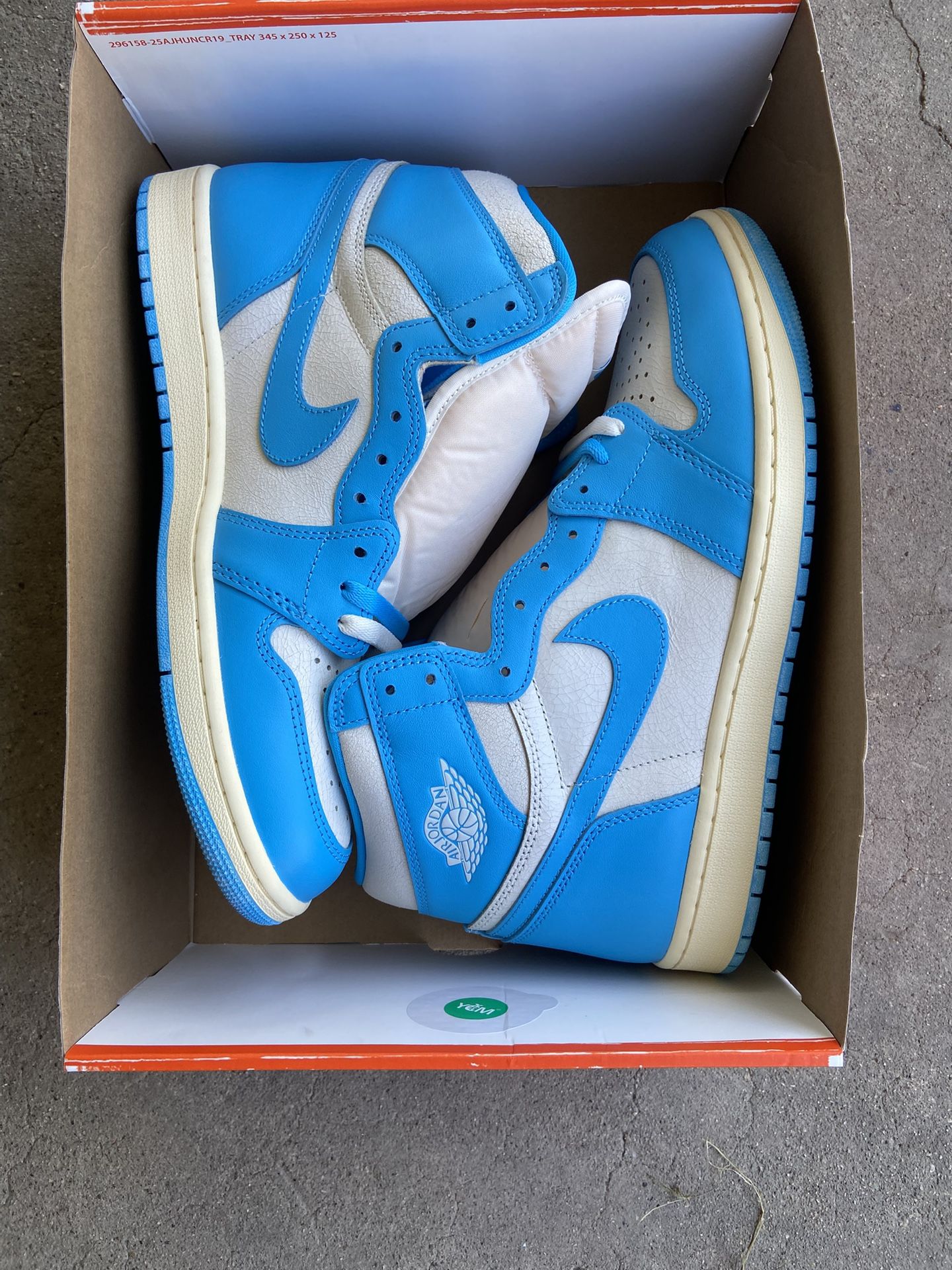Nike Air Jordan Retro 1 UNC Reimagined Size 11 White Blue