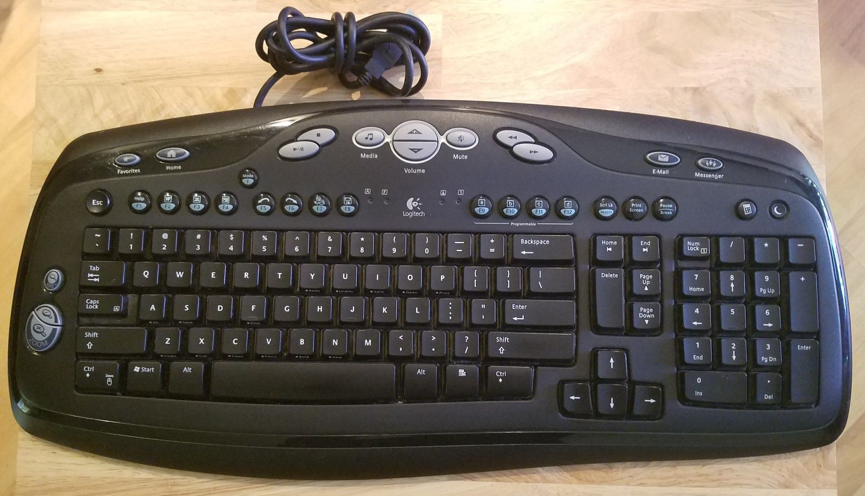 Genuine Logitech Gaming Corded Keyboard Computer PC USB Multimedia Y-BN52 RT7R14