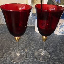 2 Red Wine Glasses