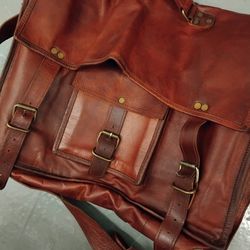 Bolsa De Piel En Perfectas Condiciones😃😃😃😃