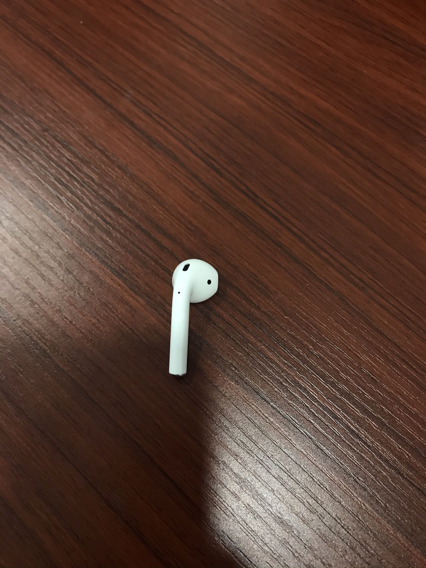 AirPods (right only)