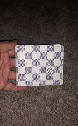 Authentic LOUIS VUITTON BiFold Men's Wallet with Serial TM1990!! Inside for  Sale in Commerce Charter Township, MI - OfferUp