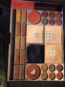 Eyeshadows and blushes