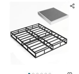 King--Boxspring/Foundation
(READ THE DESCRIPTION)