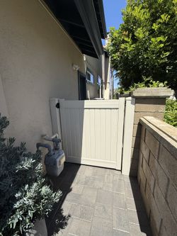Vinyl Gates
