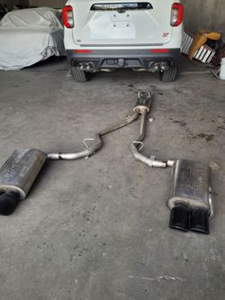 2023 ford Explorer Exhaust
