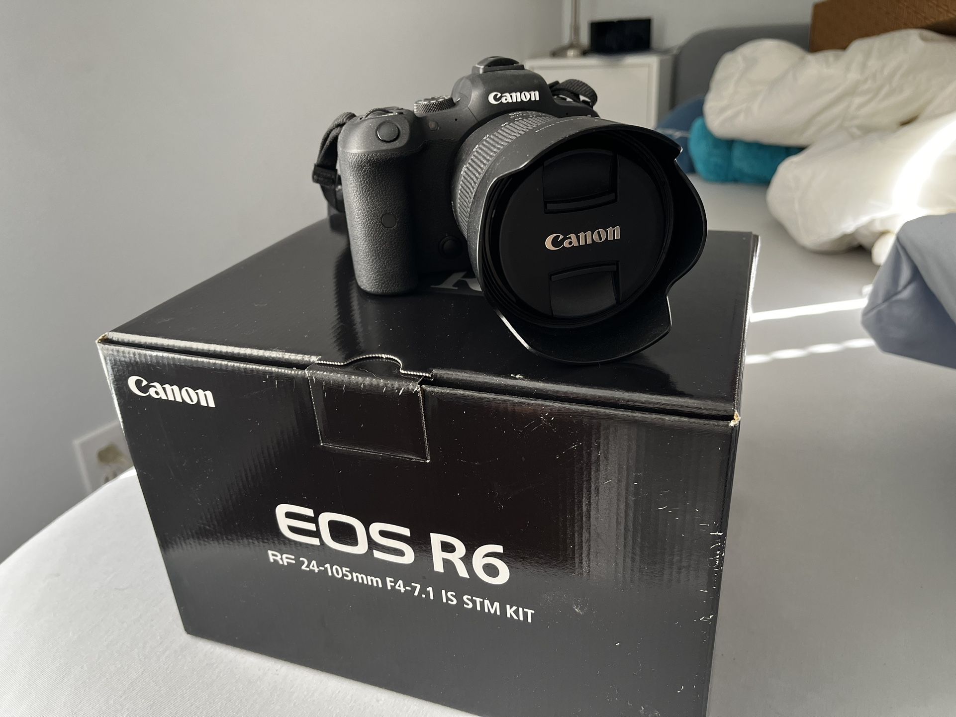 Canon EOS R6 mark i (LIKE NEW)