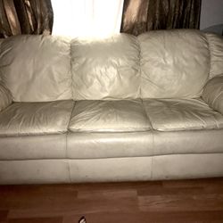 Set Of Couches 3,2,1 Seats And Ottoman  4 PIECES