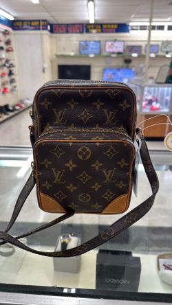 LOUIS VUITTON MONOGRAM CANVAS SHOULDER CROSSBODY BAG